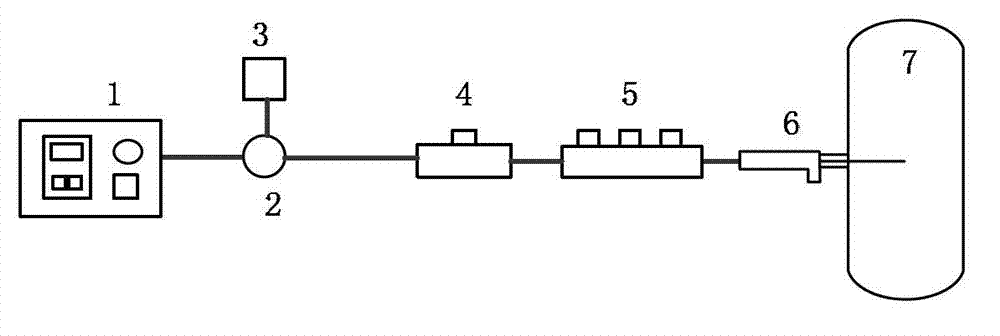 Microwave heating device and application thereof