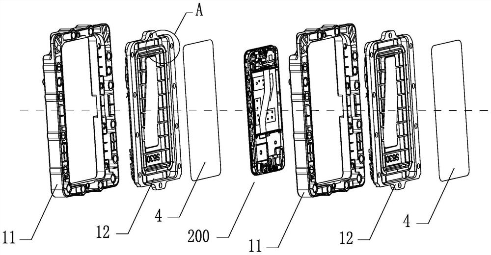 Stacked type pressure maintaining box group