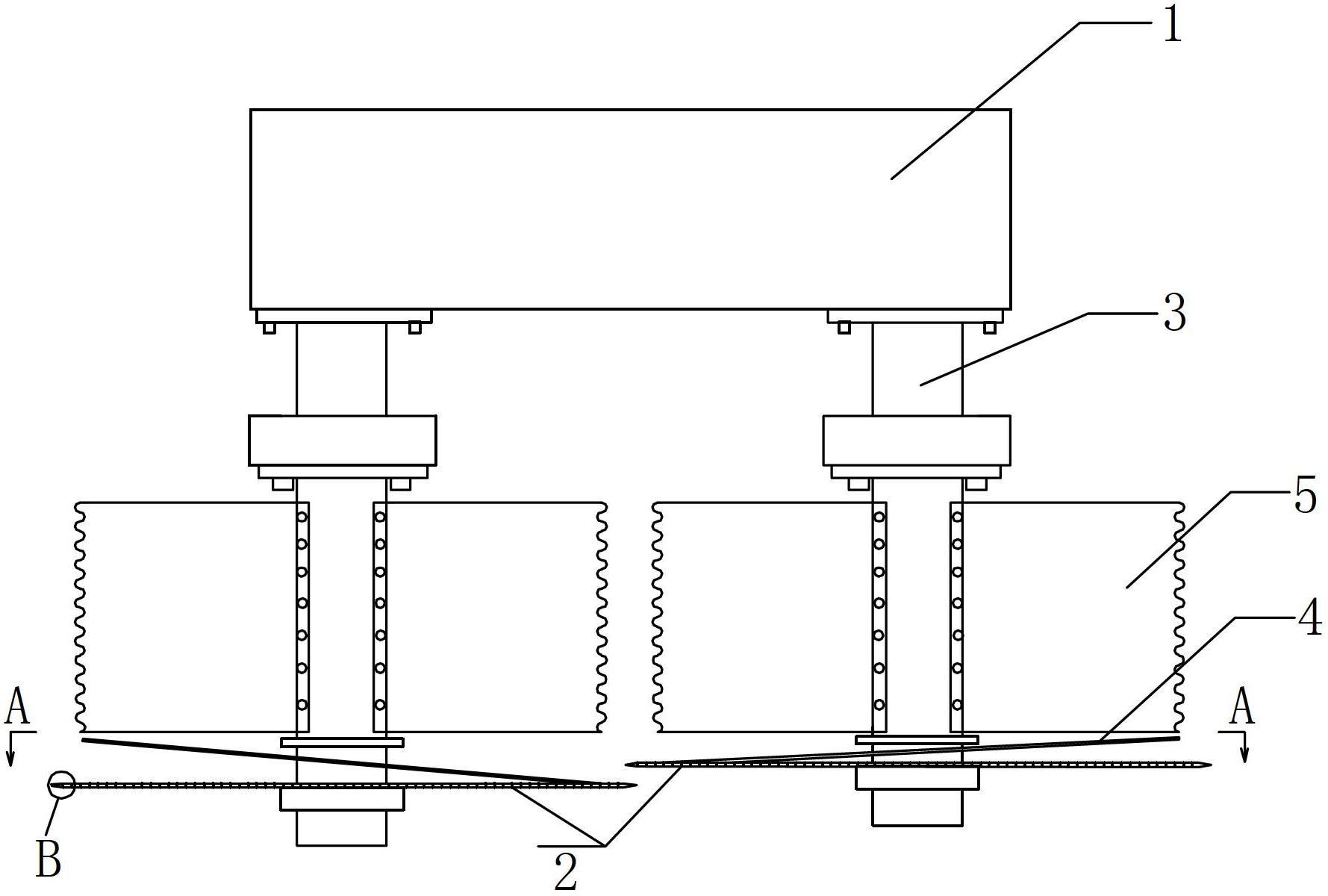 Cutting device of sugarcane harvester