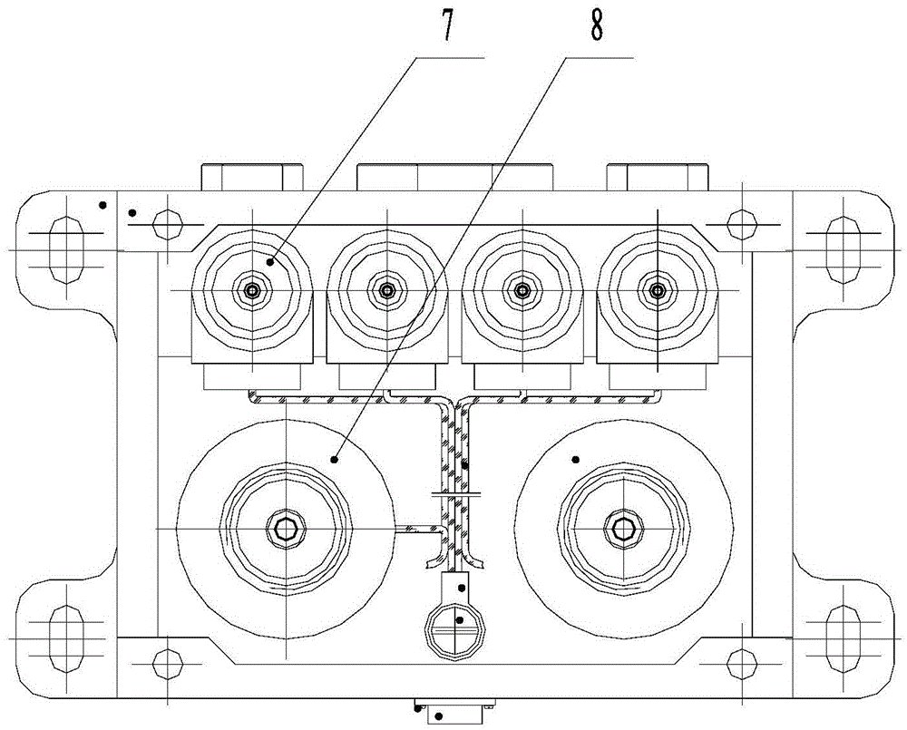 Central tire inflation/deflation system of military wheeled vehicle and wheeled off-road vehicle