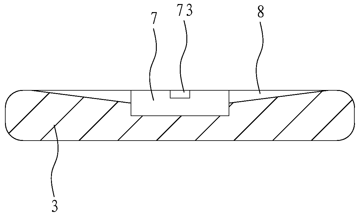 Disposable sanitary napkin in line with ergonomics