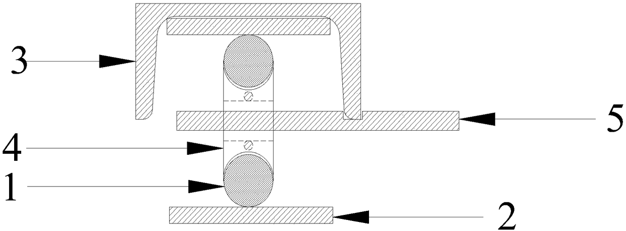 Device and method suitable for cover culvert wall body template moving construction