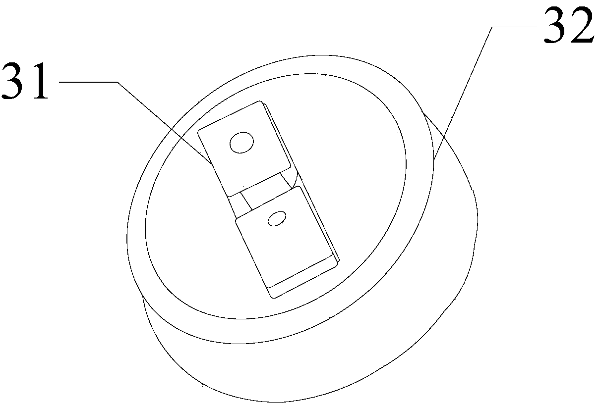 Sound focusing voice pickup device