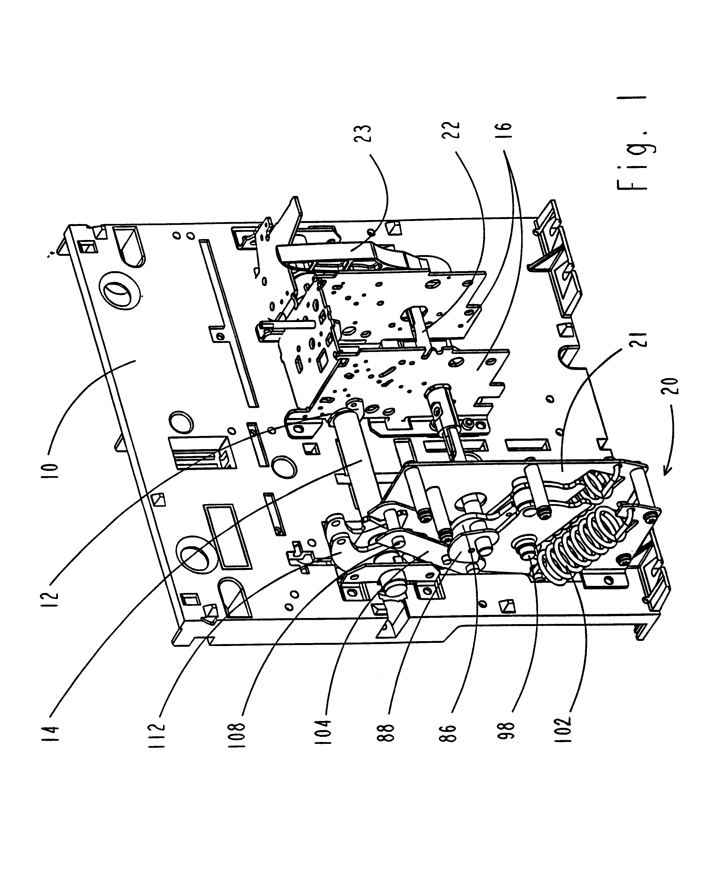 Closing assistance mechanism for an electrical switchgear apparatus and drive mechanism of an electrical switchgear apparatus equipped with such an assistance mechanism