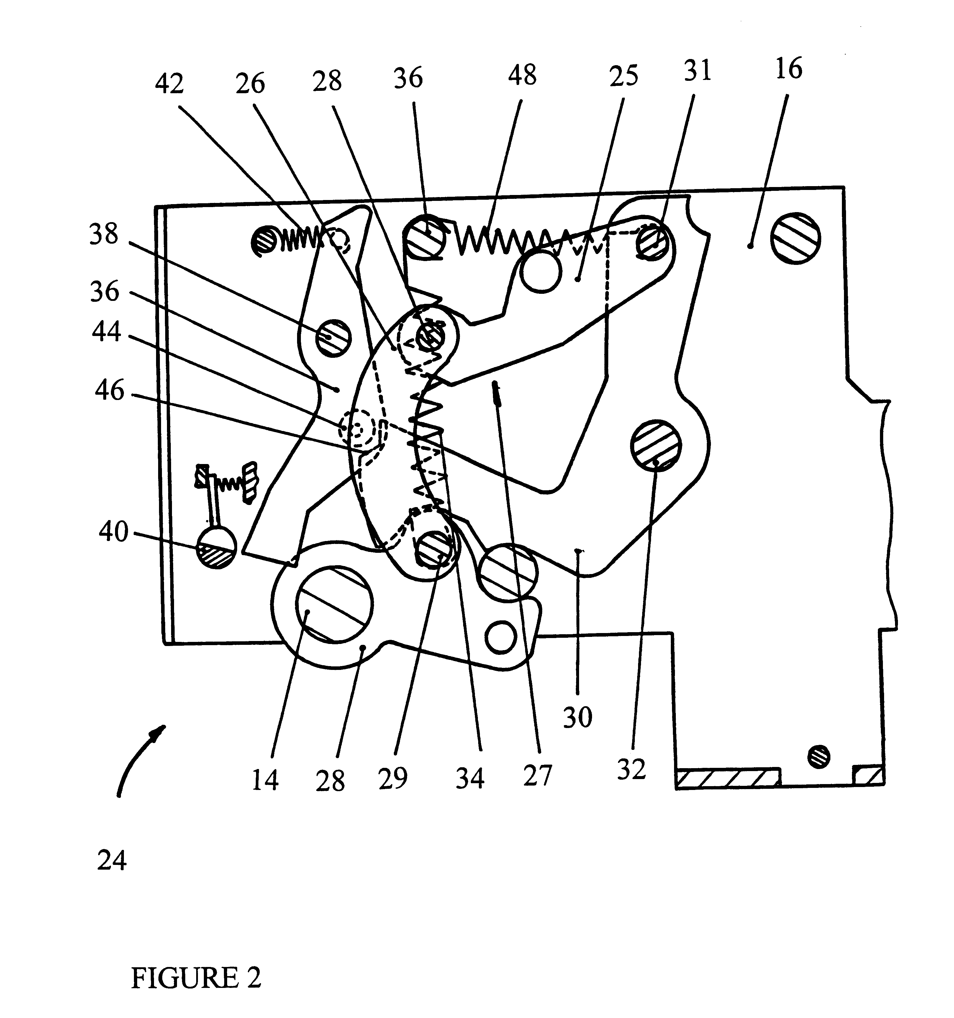 Closing assistance mechanism for an electrical switchgear apparatus and drive mechanism of an electrical switchgear apparatus equipped with such an assistance mechanism