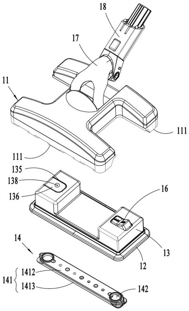 Cleaning head for ground cleaning equipment