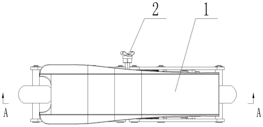 Synchronous deformation shoe capable of avoiding accidental touch