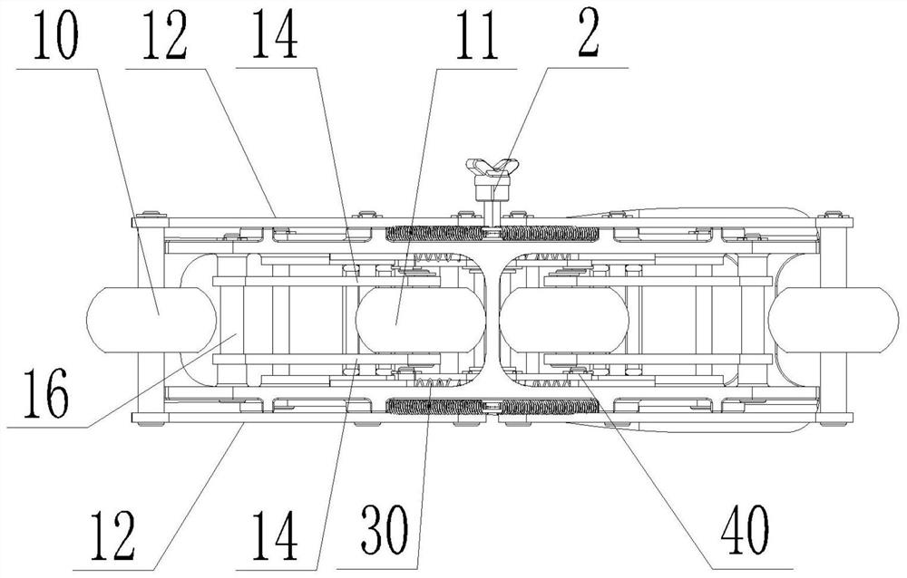 Synchronous deformation shoe capable of avoiding accidental touch