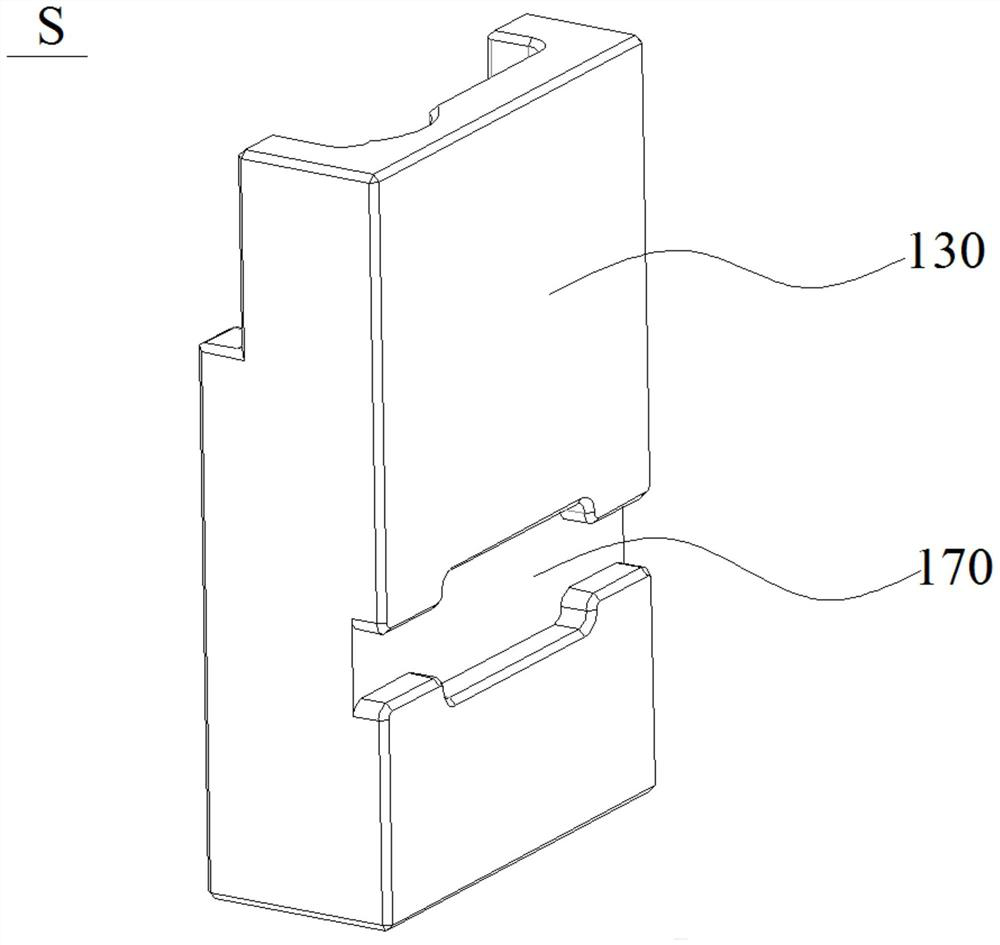 Reaction cup push block and reaction cup loading device