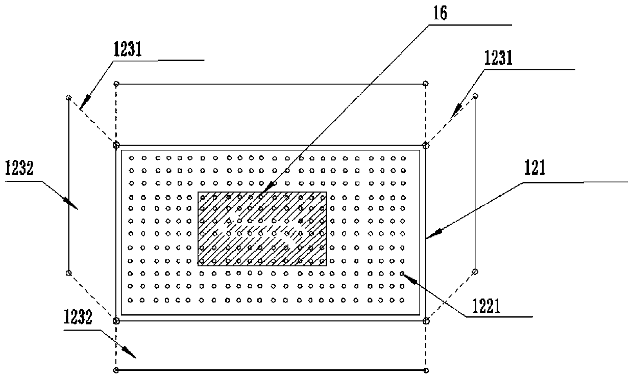 Automatic spraying device