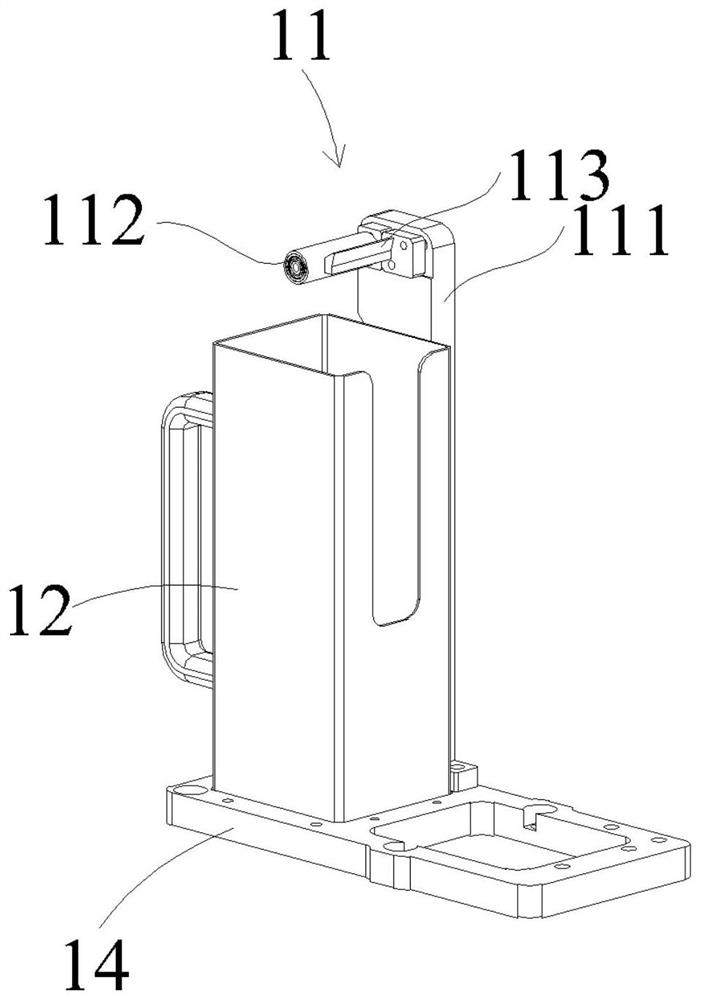 Material pulling type film tearing mechanism