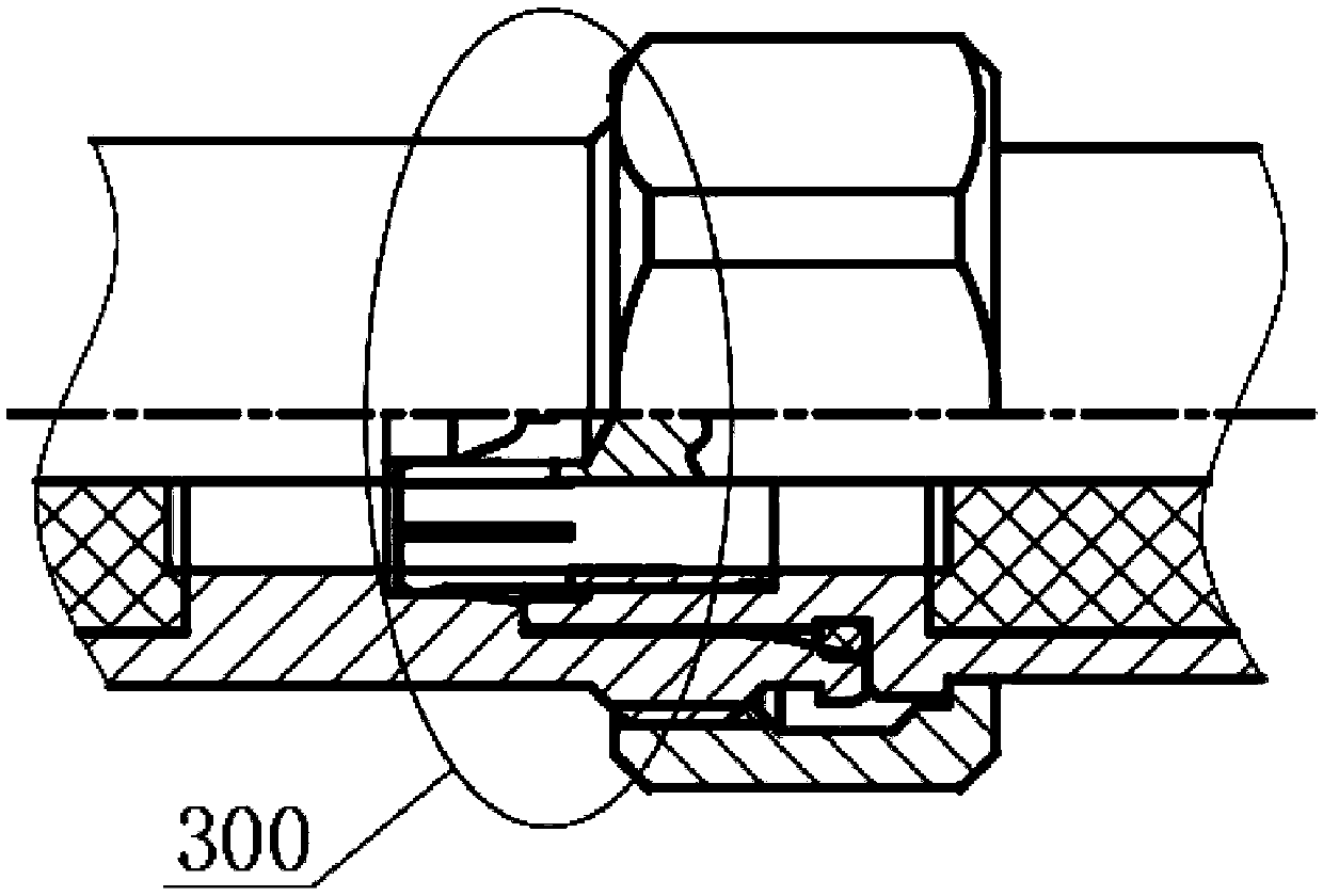 Small-volume low-intermodulation RF connector