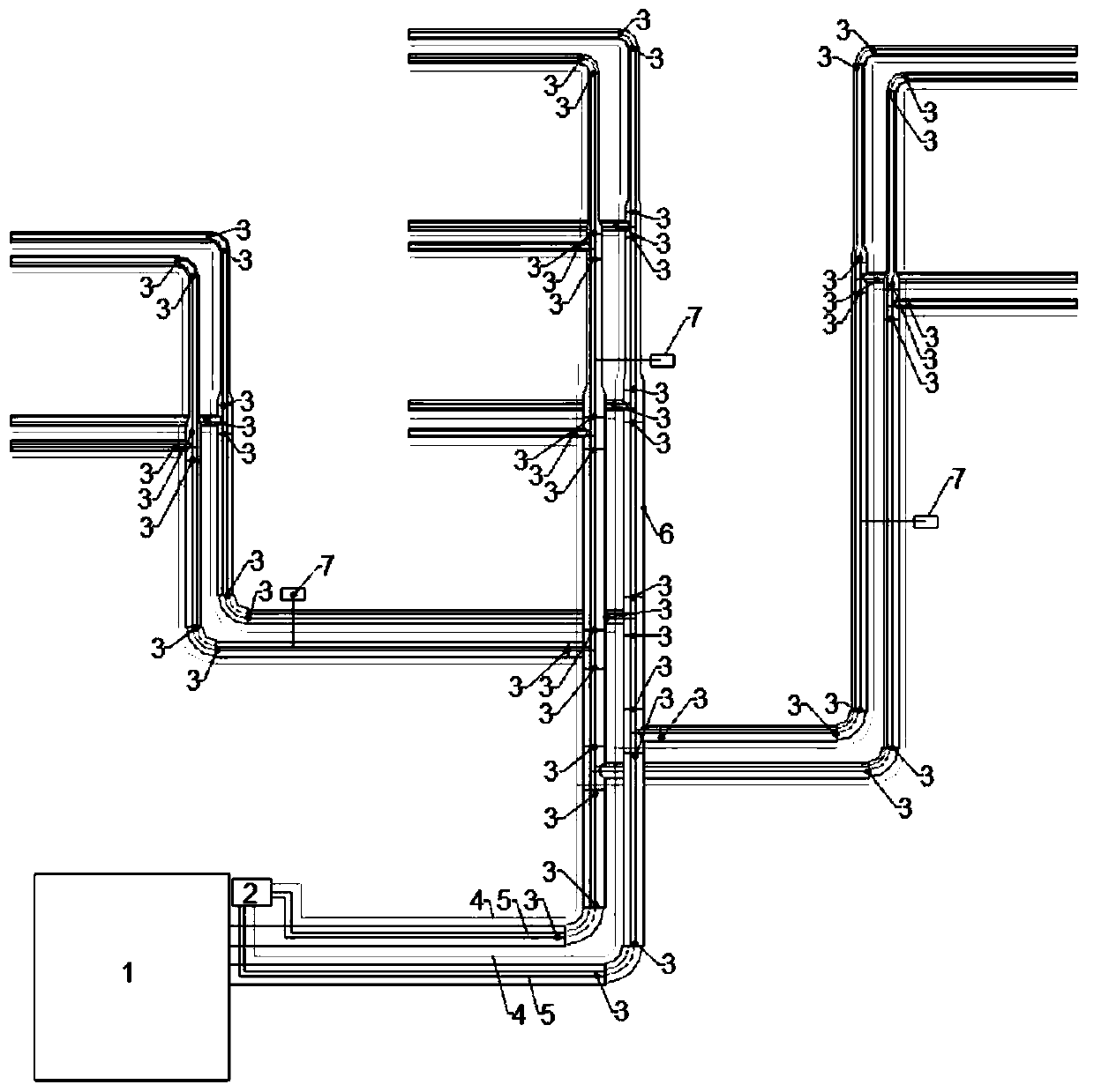 Monitoring device and method for precisely distinguishing external leakage of heat supply network