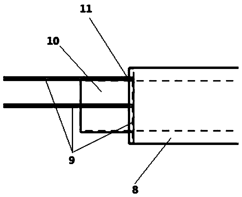 Monitoring device and method for precisely distinguishing external leakage of heat supply network