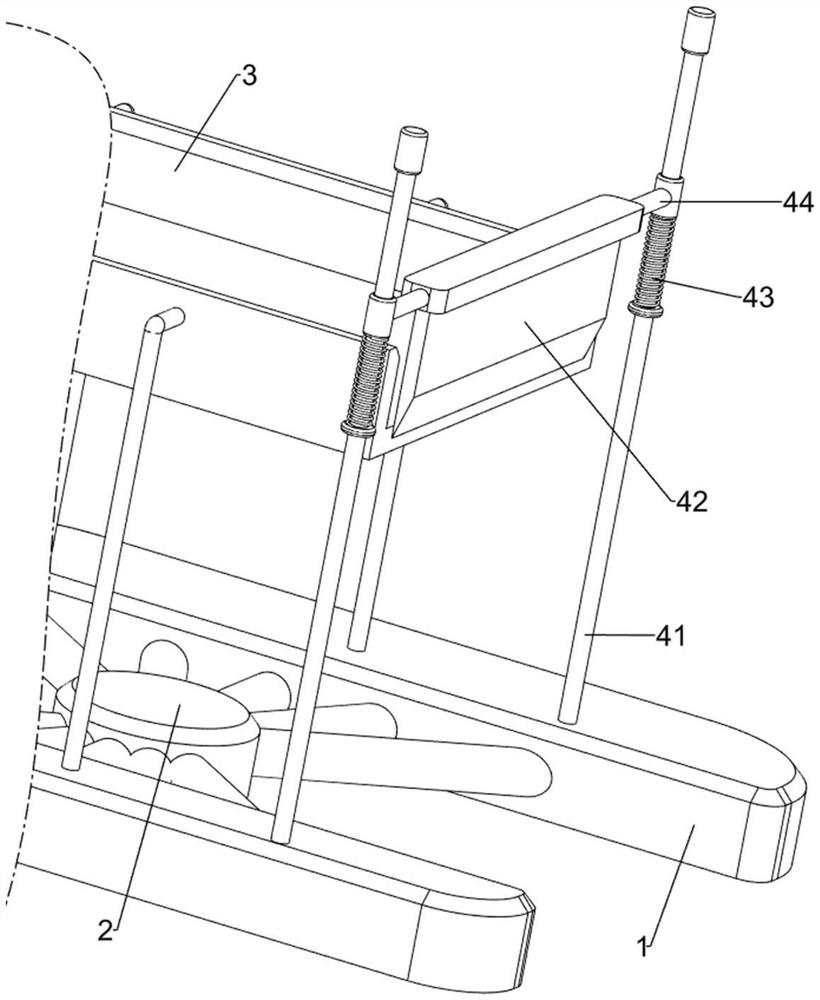 Efficient straw smashing and recycling device for agriculture