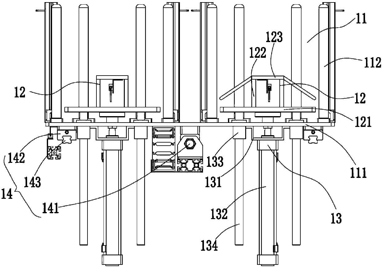 Bagging machine and bagging method thereof