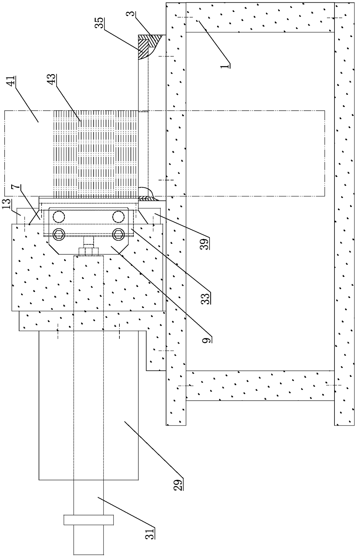 A device that opens the opening of the piston ring to help the pvd cylinder to be manually inserted into or removed from the ring