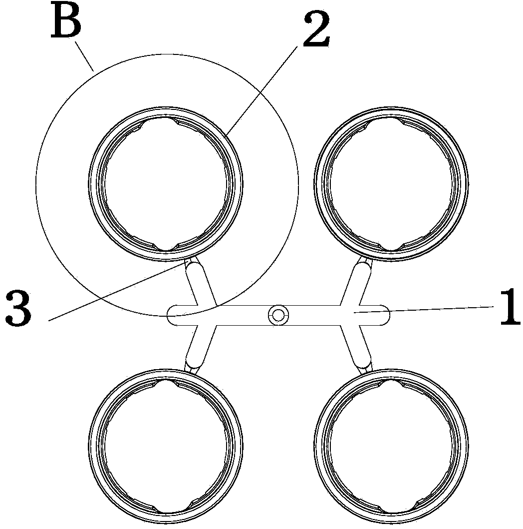 Plastic mold with automatically separated material overflow structure