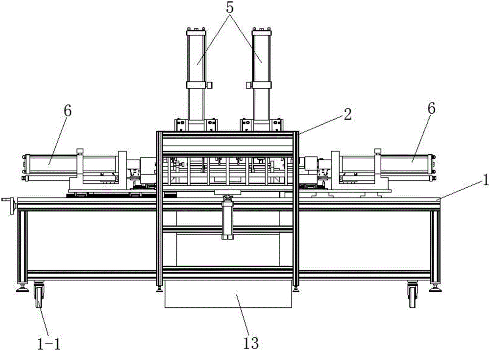 Automatic press-mounting machine for automobile oil pipe