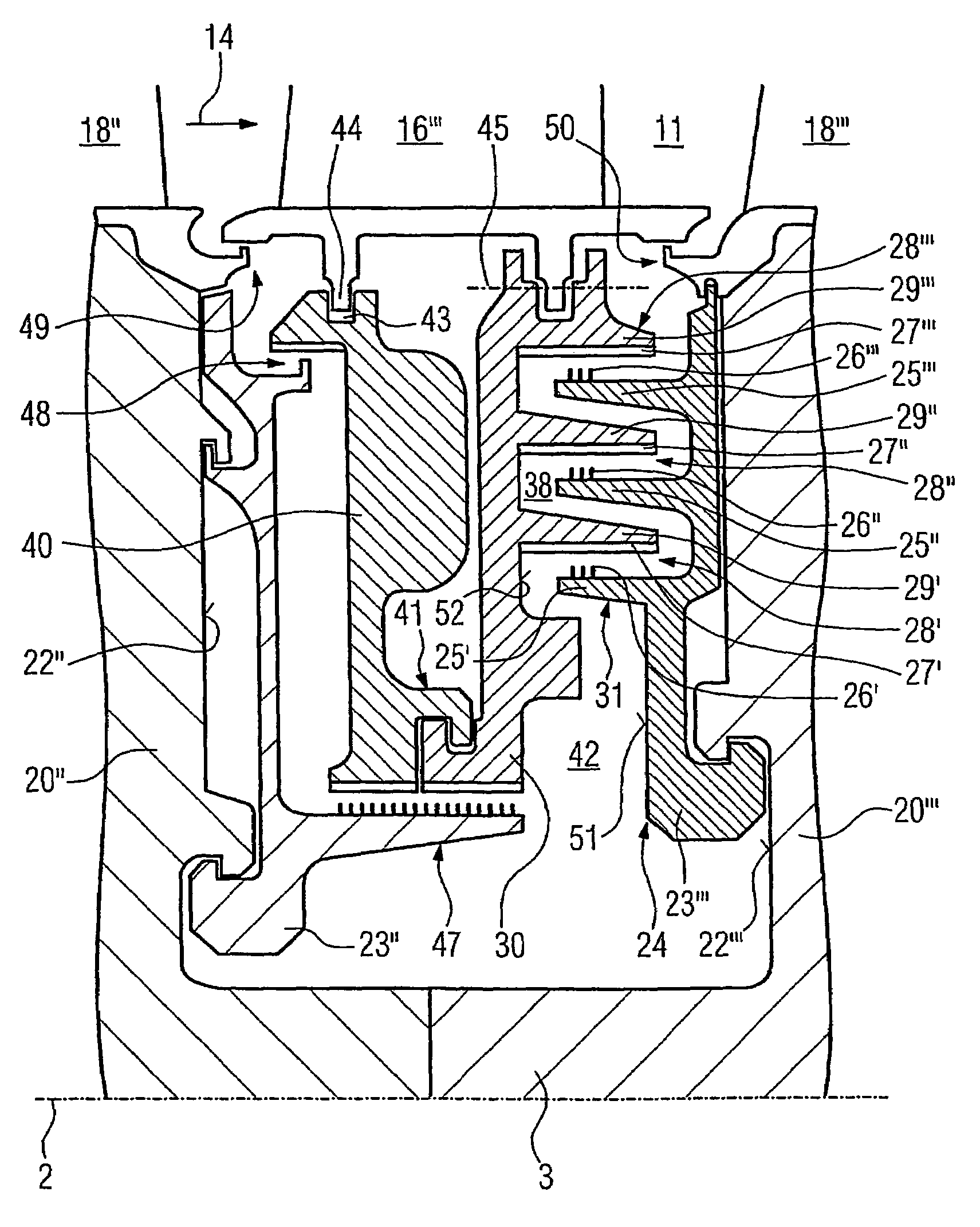 Labyrinth seal in a stationary gas turbine