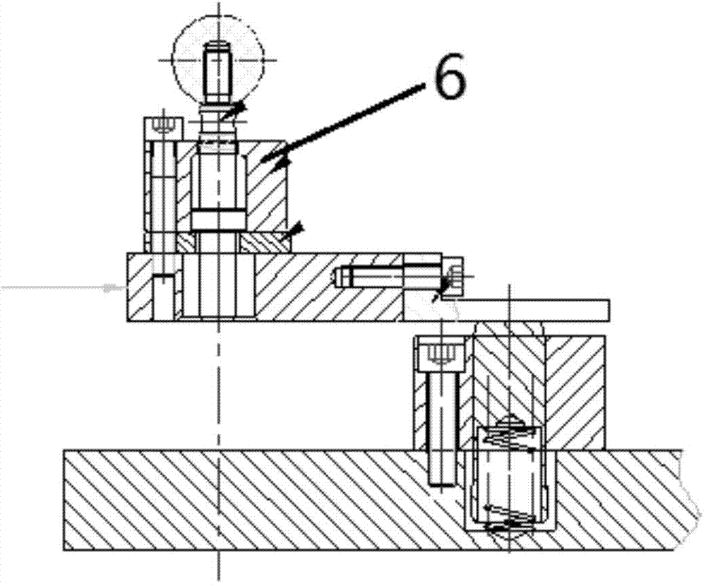 Adjustable tray applied to engine production process