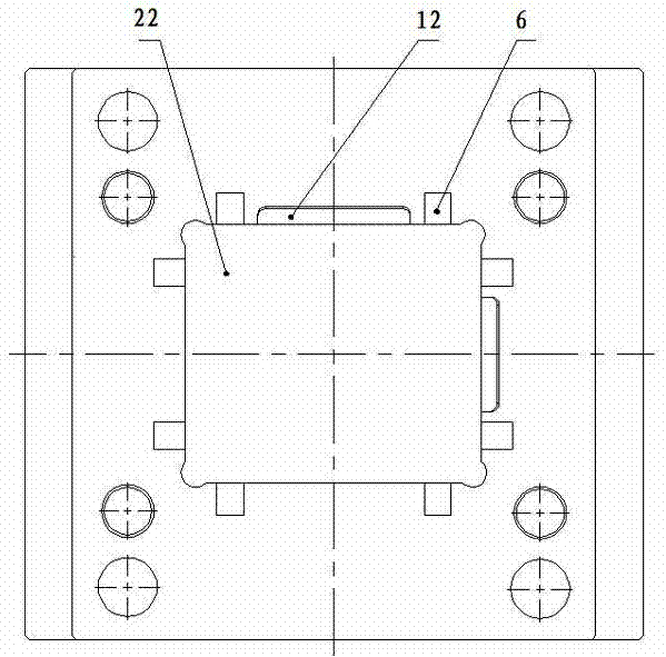 Flexible deformation combined injection molding die for serialized products