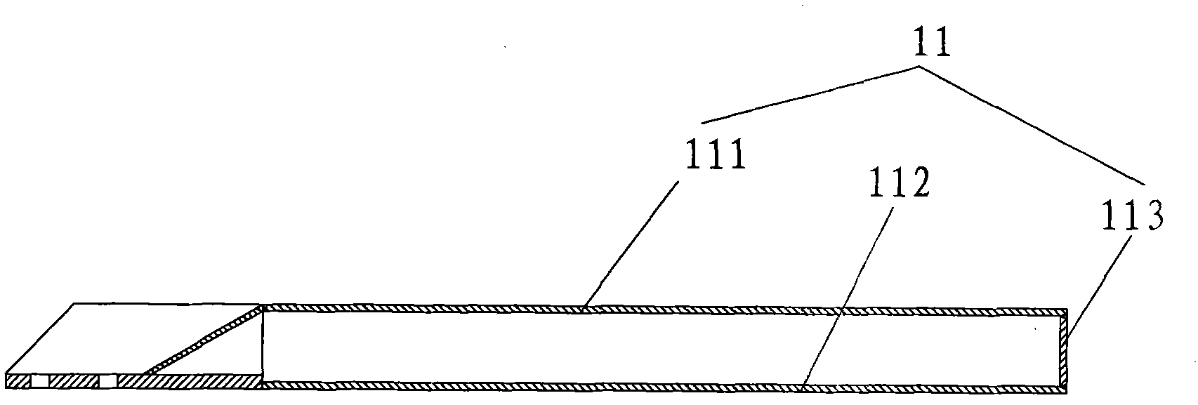 Blade and pressure gradient sand settling machine employing same