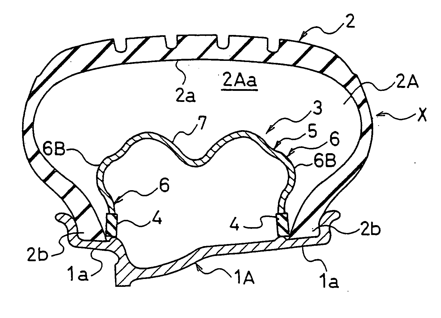 Tire/wheel assembly and noise reduction interior member