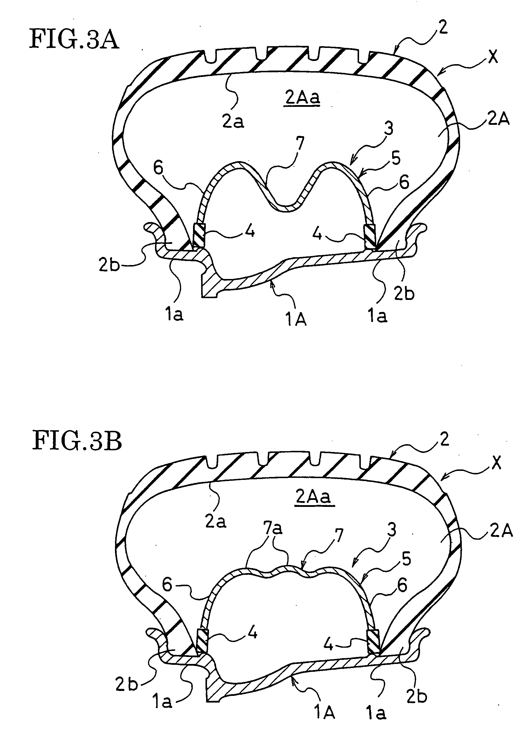 Tire/wheel assembly and noise reduction interior member