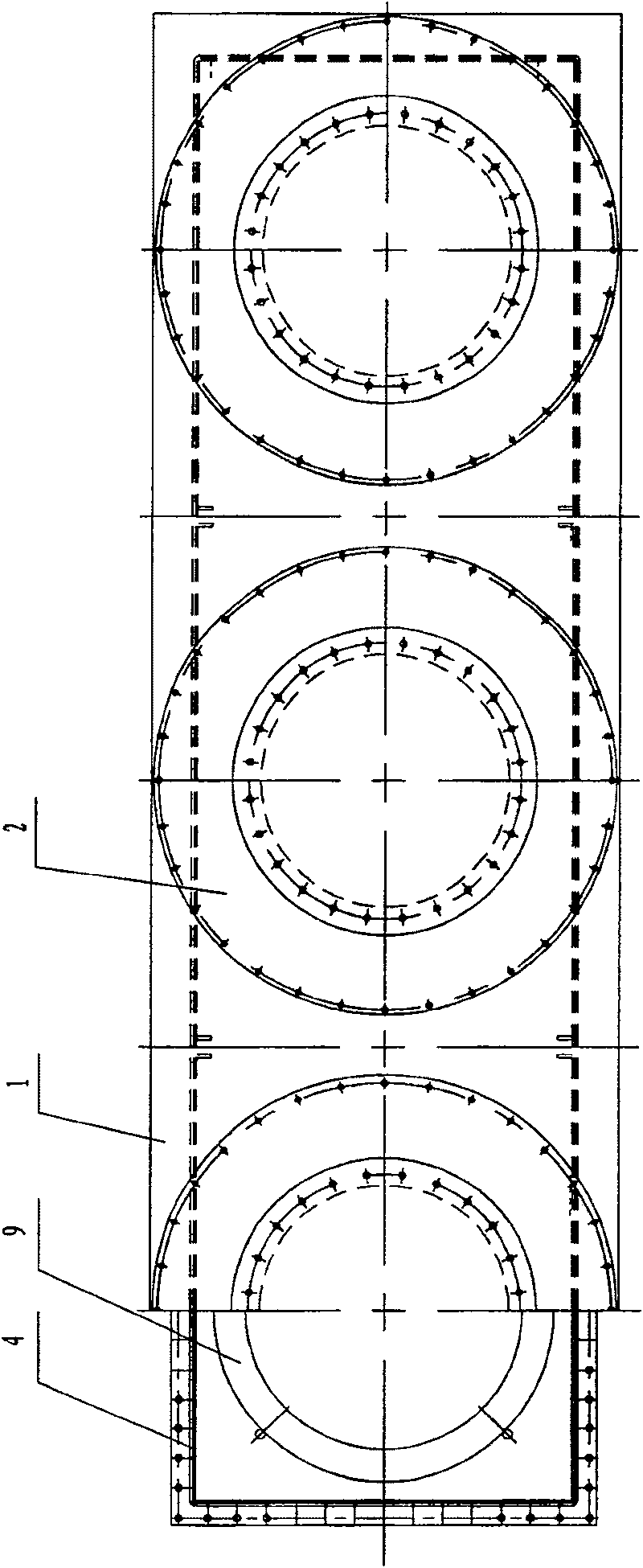 Low voltage large current outlet three-phase one tank current mutual inductor mounting and shielding structure