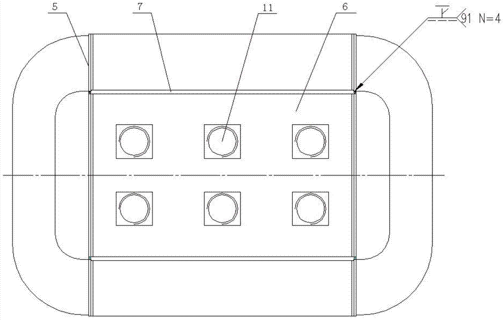 A magnetic pole core with damping strips for a high-speed rotating salient pole generator