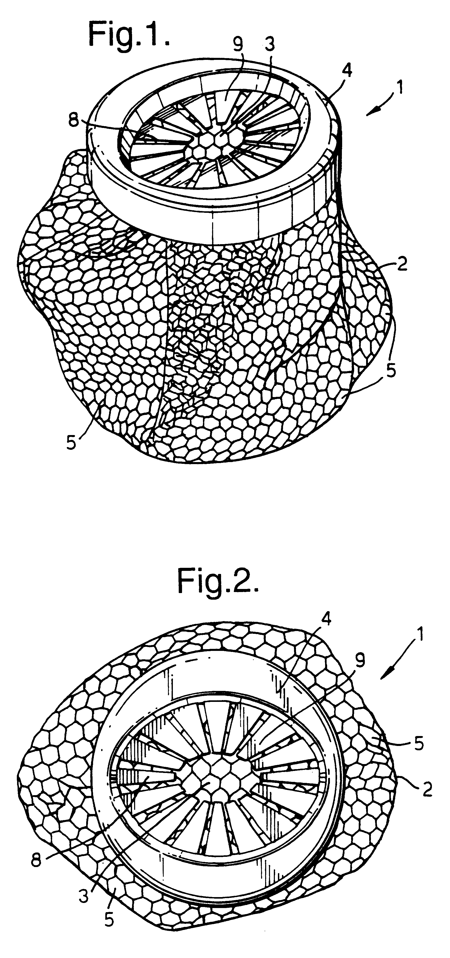 Process and dispensing device for washing laundry in a washing machine