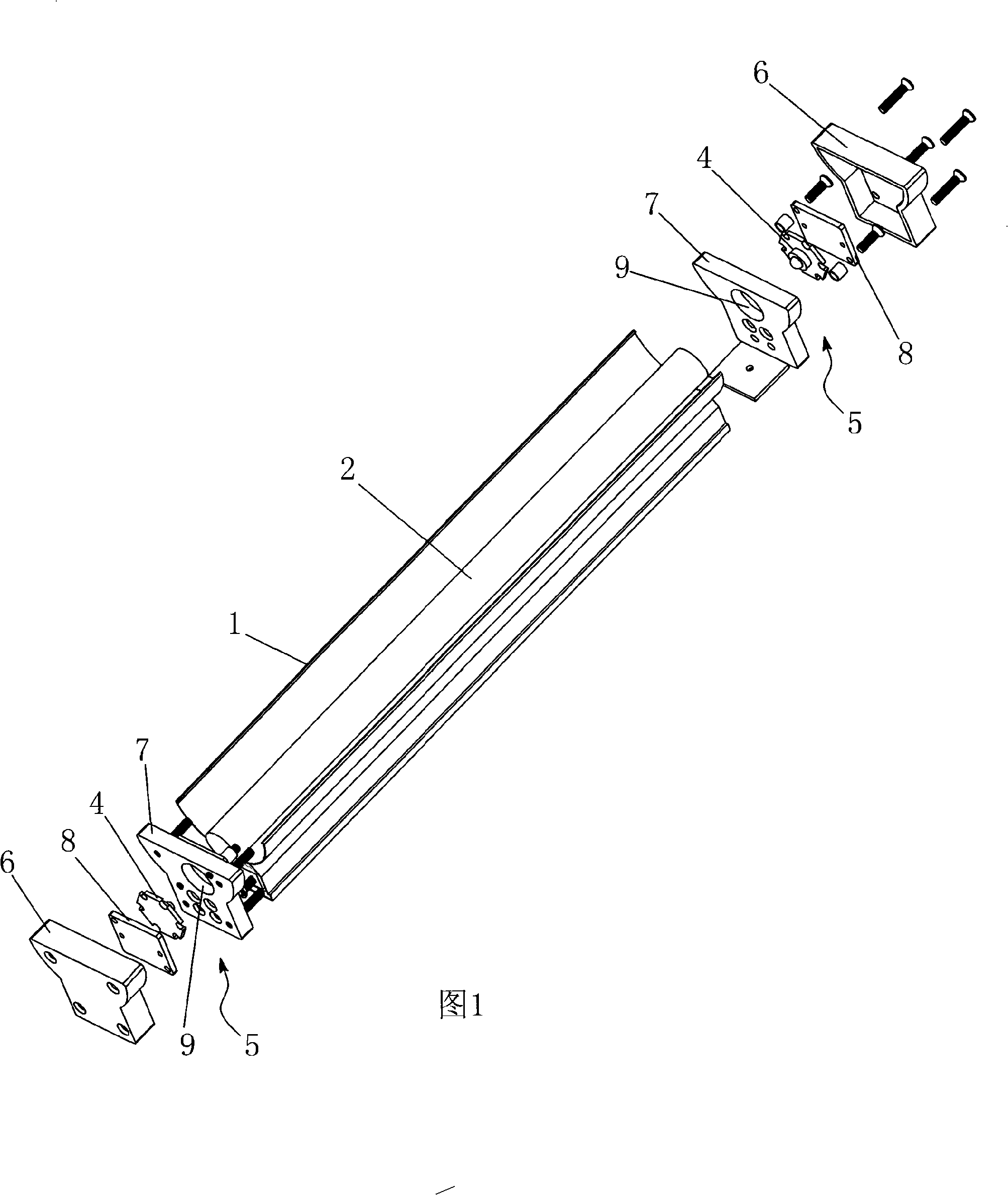 Illuminating device of LED light source oppositely shooting light guider possessing fluorescent lamp effect