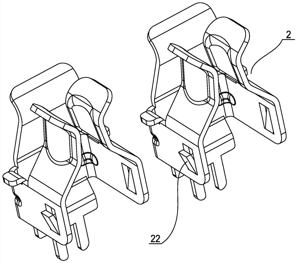 Socket module and socket with protective door