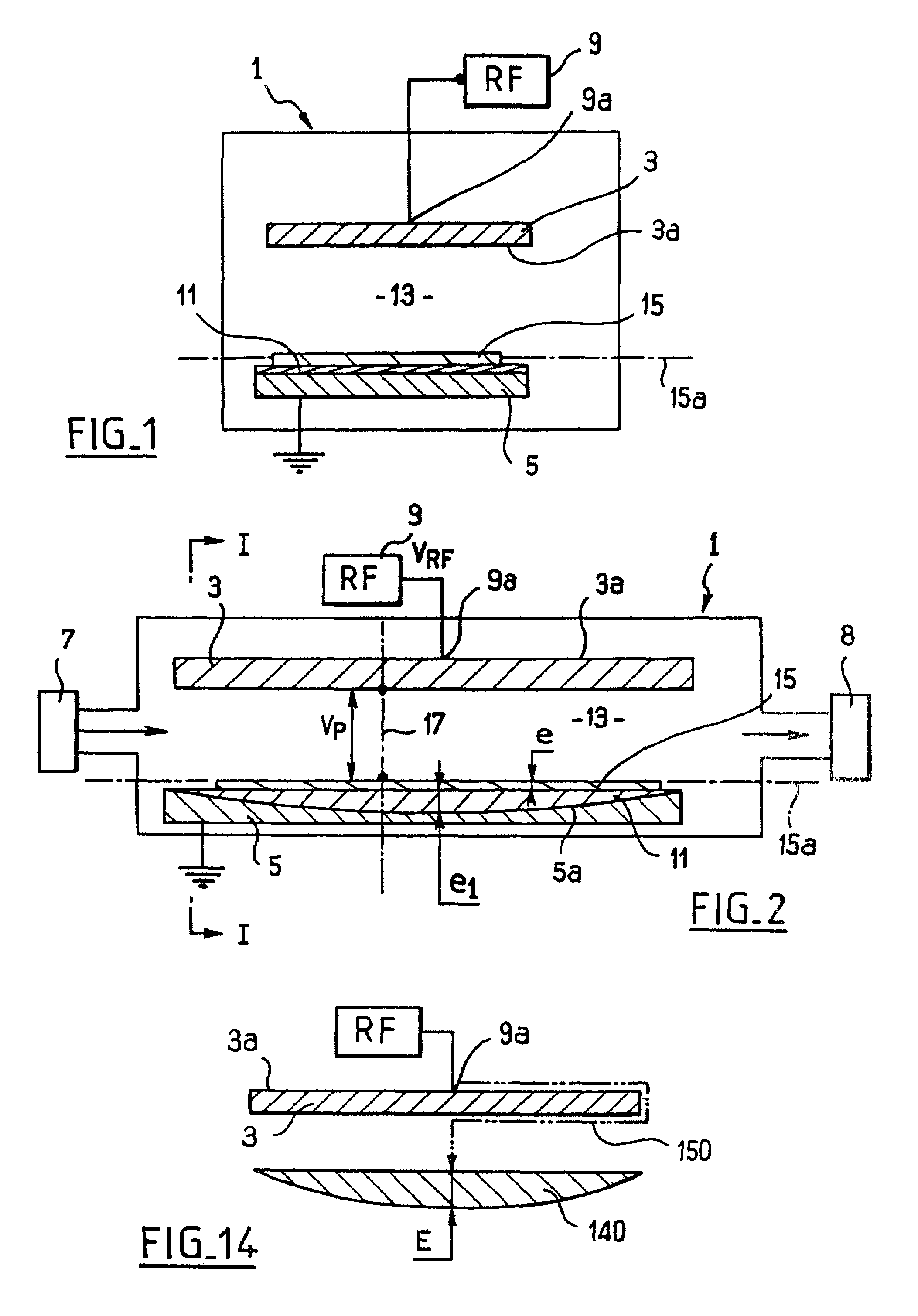 Plasma reactor for the treatment of large size substrates