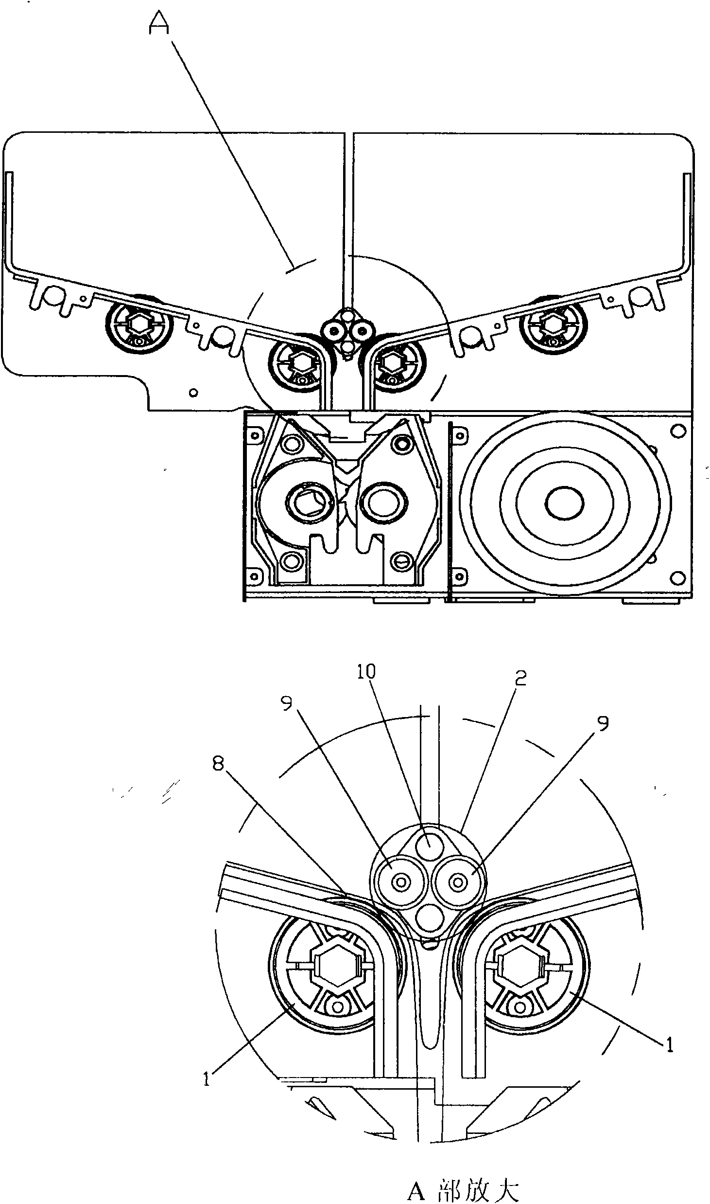 Automatic paper feeder of automatic paper shredder and automatic paper-feeding paper shredder thereof