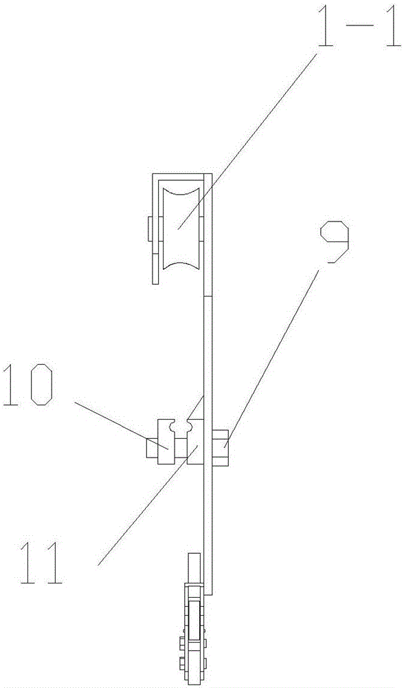 Automatic hooking device of freight ropeway