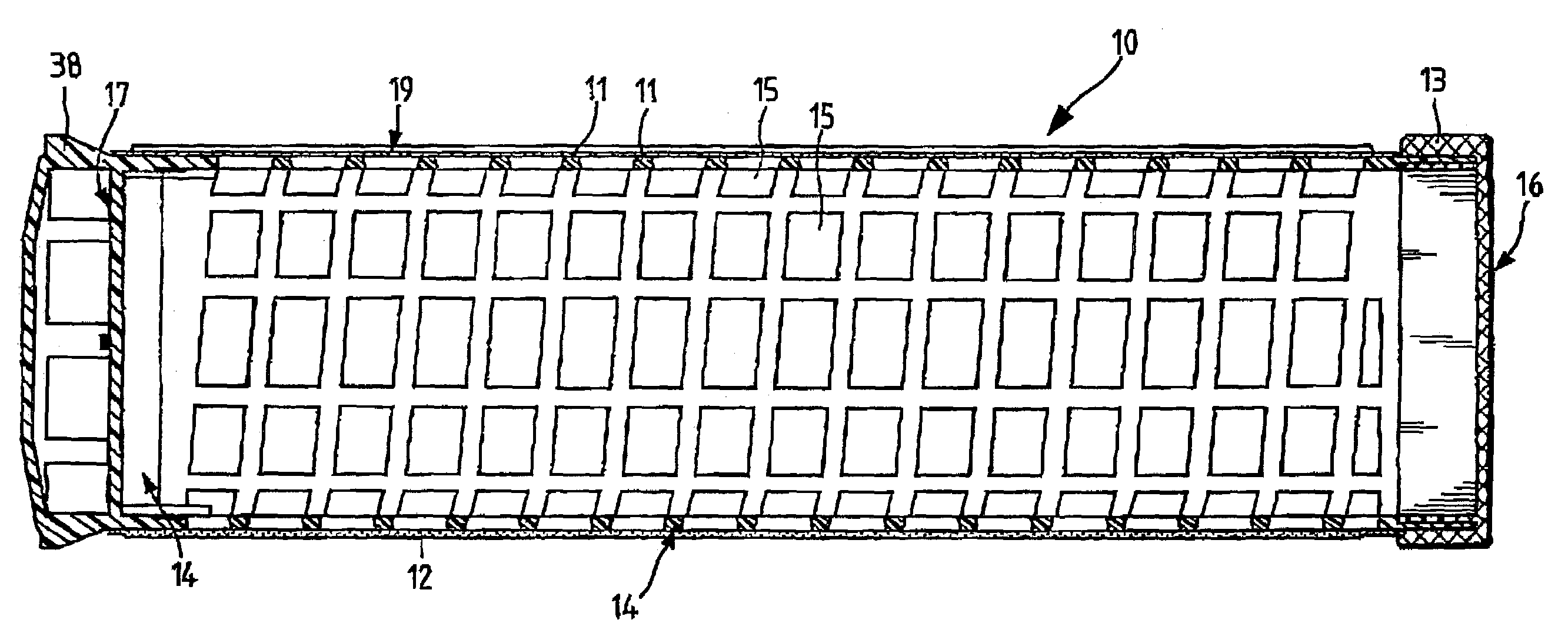 Filter element for filtering a fluid stream