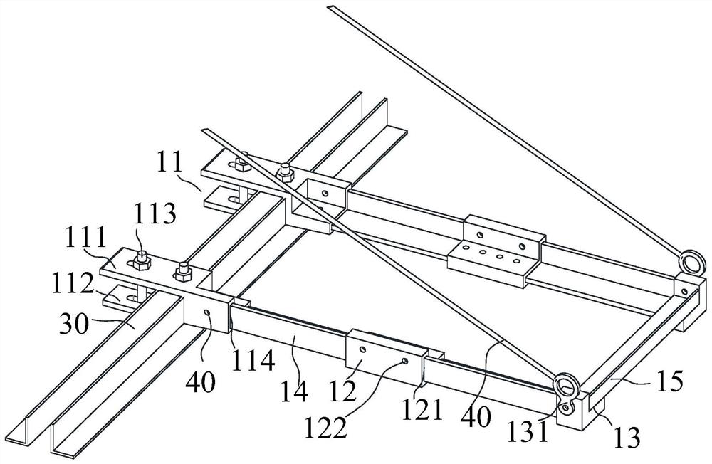 Aerial work platform of power transmission line tower cross arm