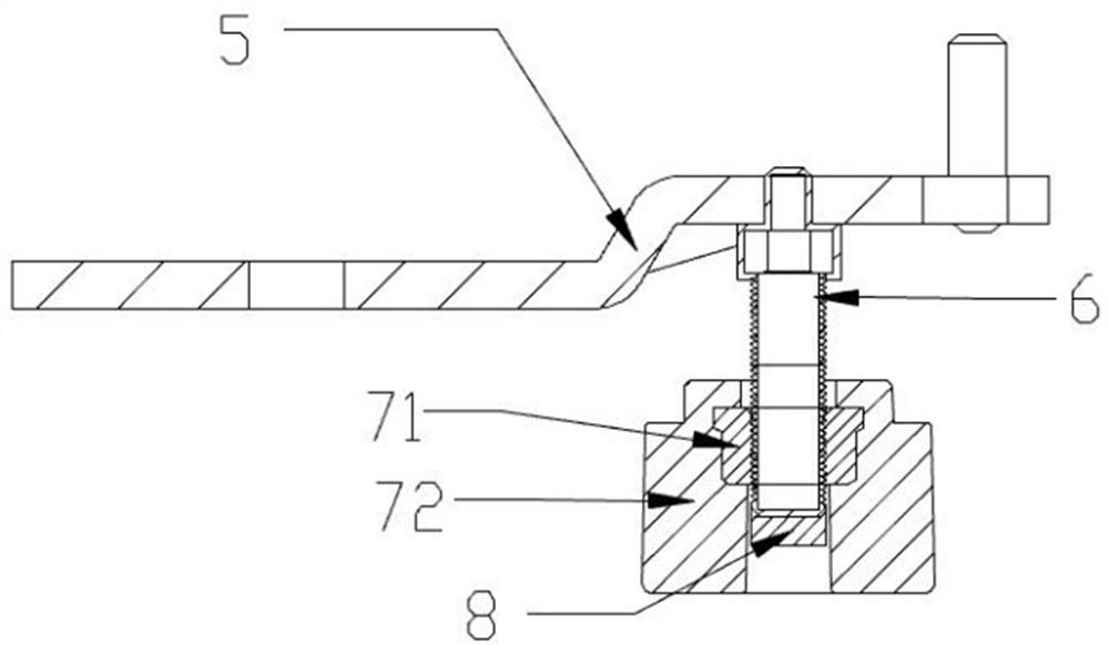 Shock absorption adjusting device and refrigerator with shock absorption adjusting device