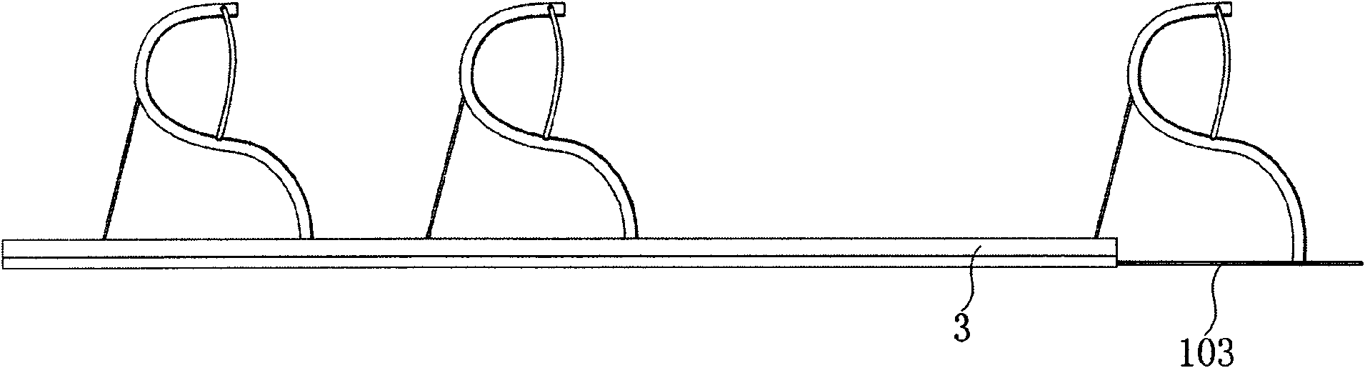 Safe tunnel cable bearer and installation method thereof