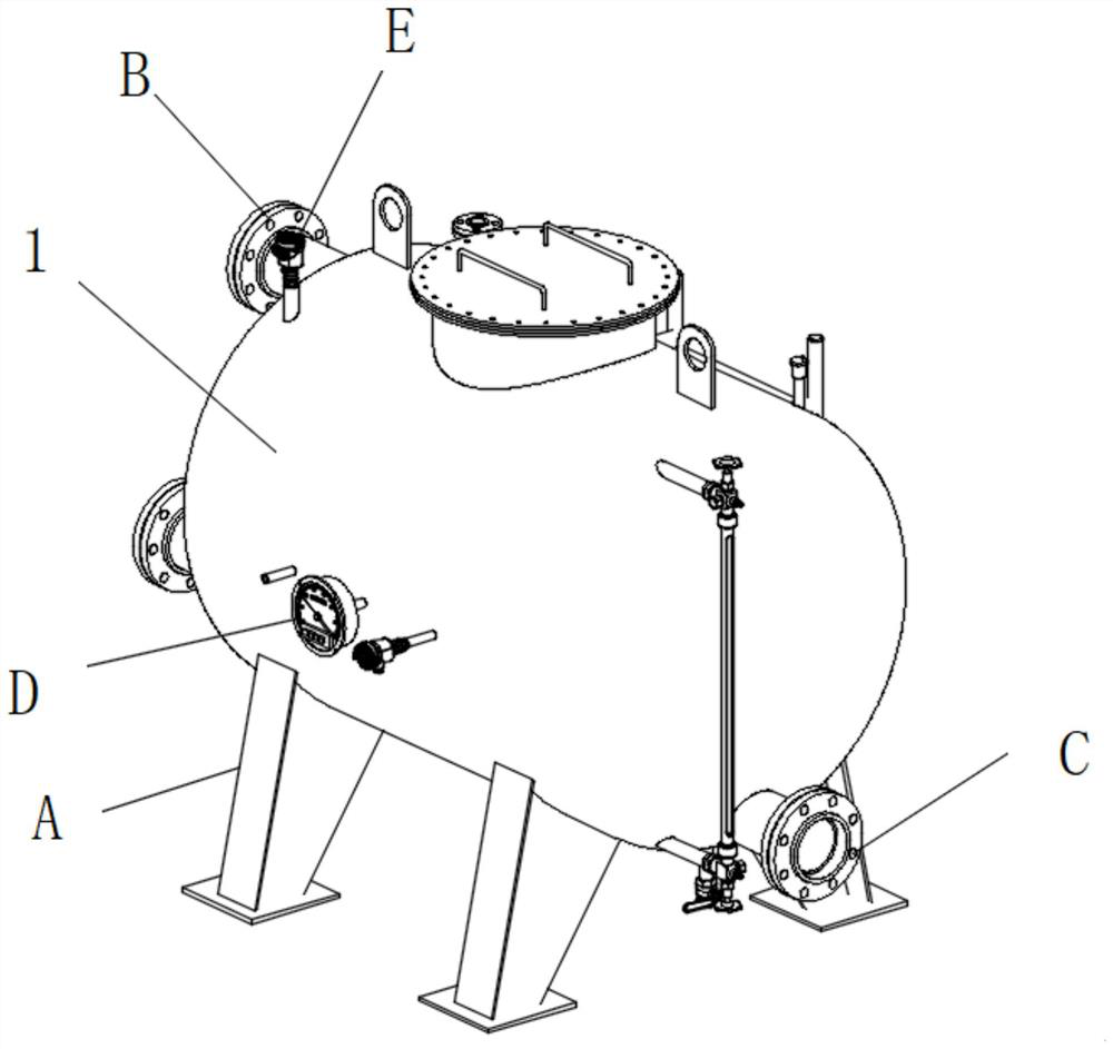 High-pressure water storage tank with small heat influence in arid region