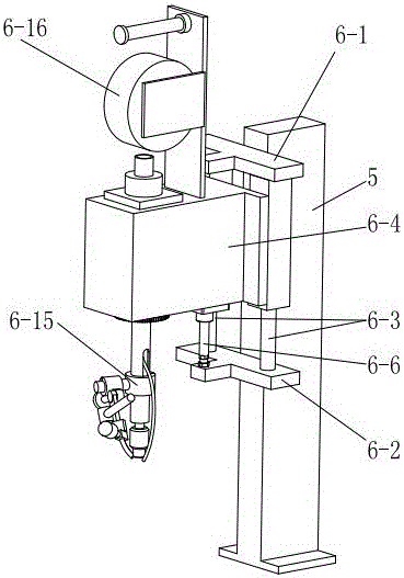 Welding device for automobile swing arm welding assembly and swing arm welding forming method of welding device