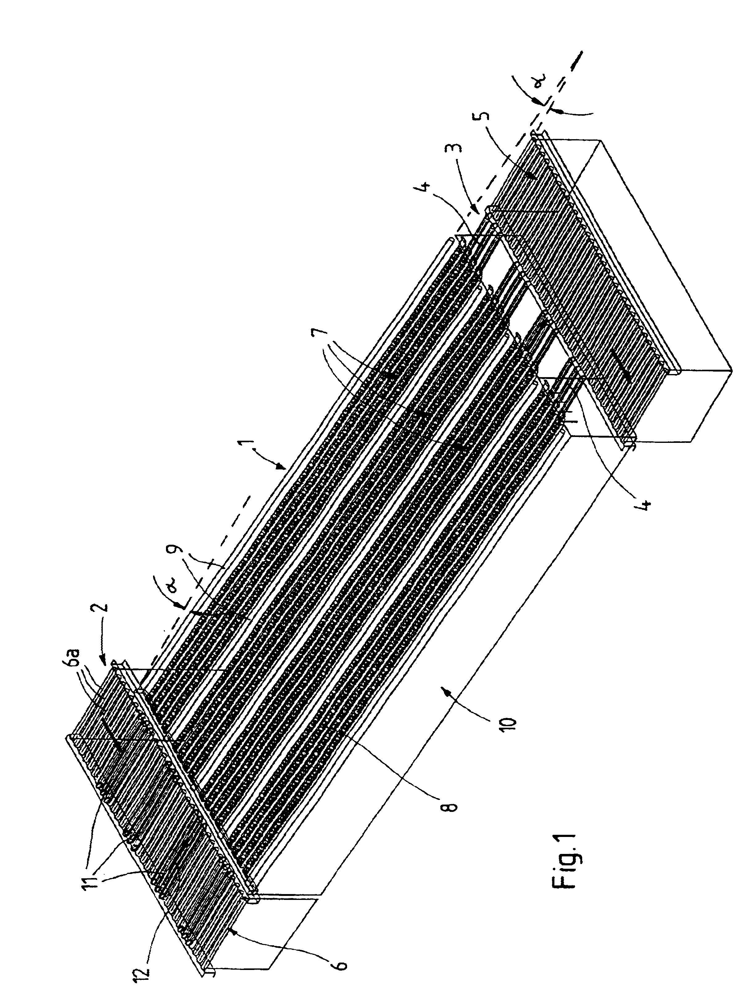 Conveying and/or storage device for packaged goods