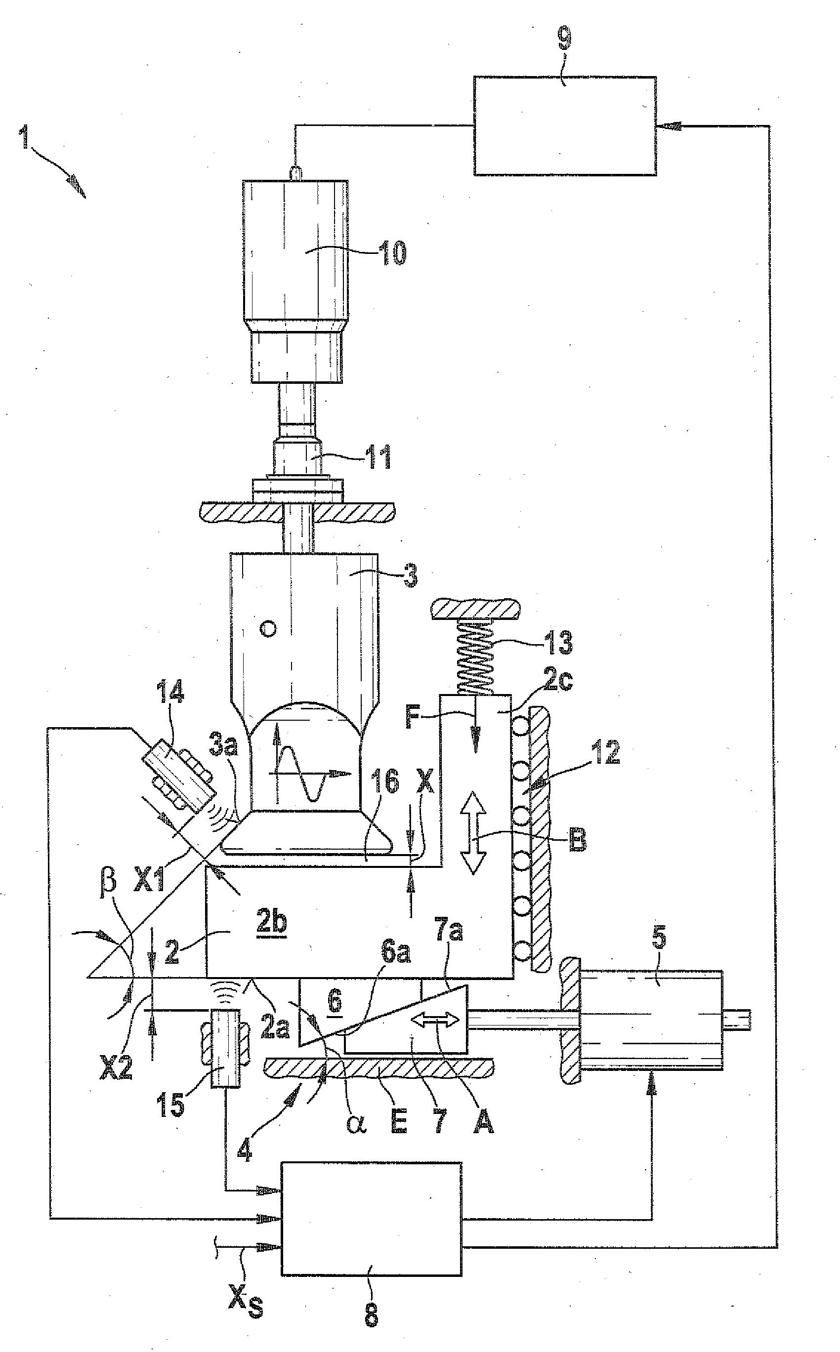 Ultrasonic welding device, and packaging machine with an  ultrasonic welding device