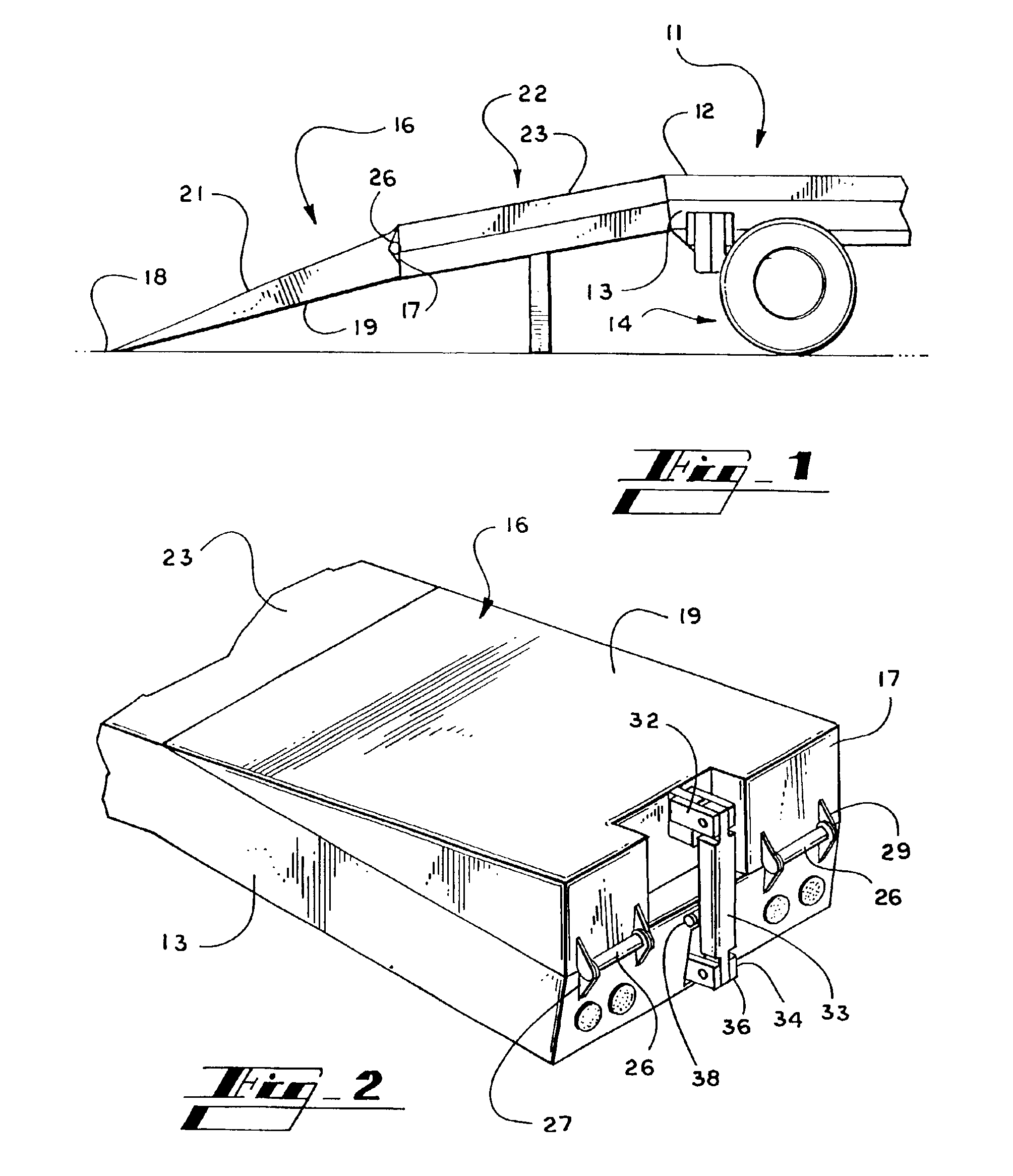 Hydraulically stowable and extendable ramp