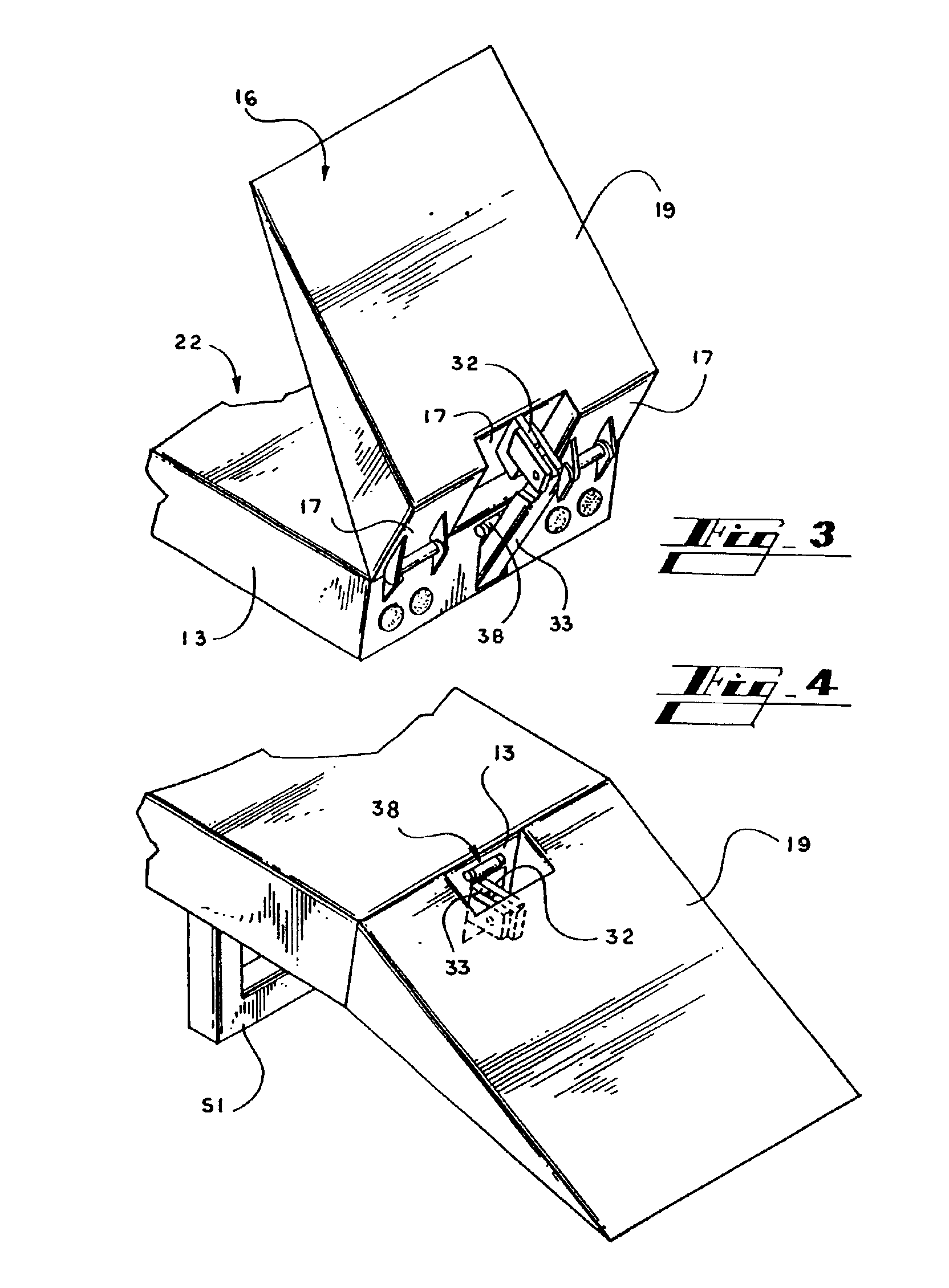 Hydraulically stowable and extendable ramp