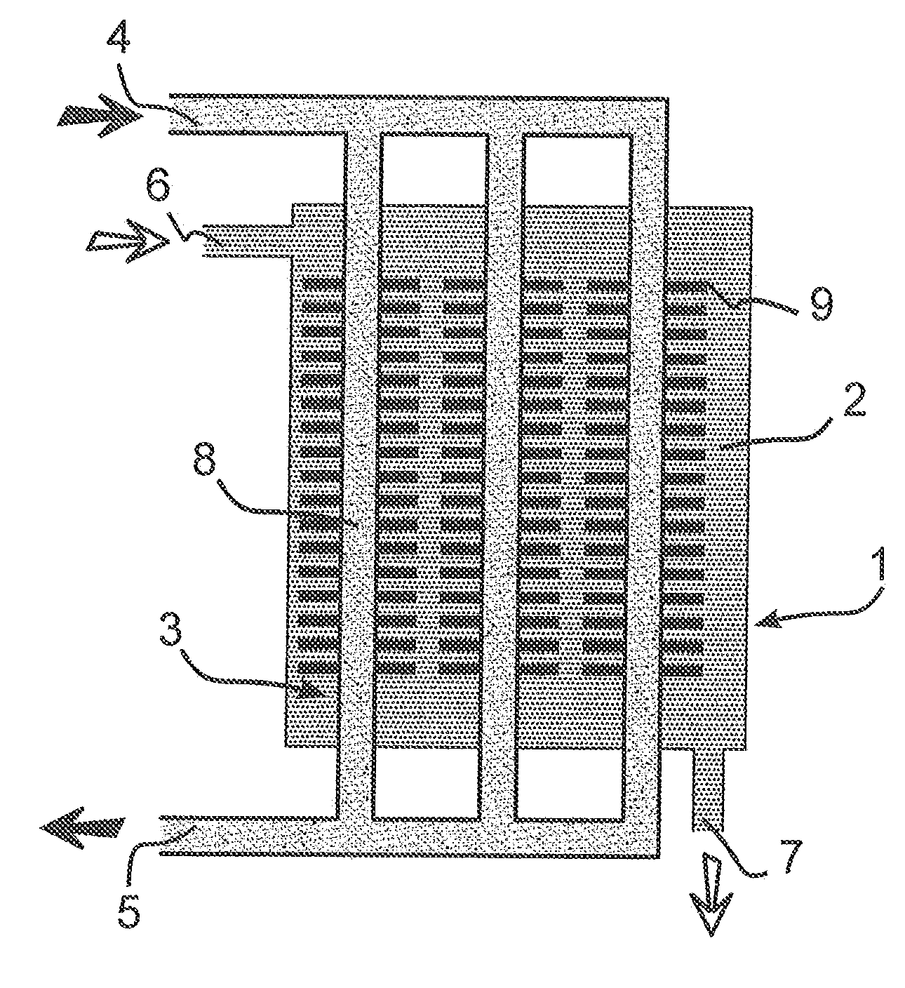 Method of producing a device for storing thermal energy by solid/solid phase change material