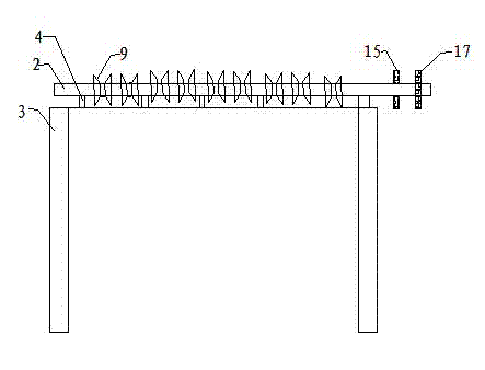 Rear feed creel device of roving machine for short fibers