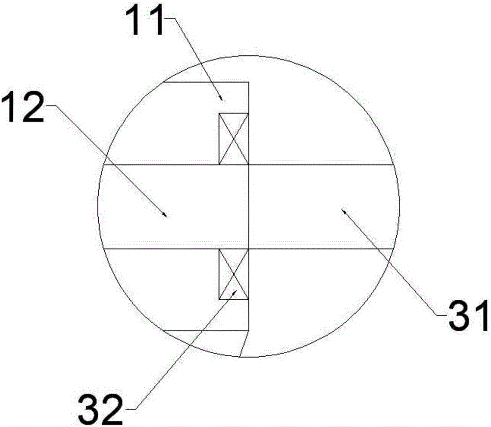 Copious cooling pulverizer and working method thereof